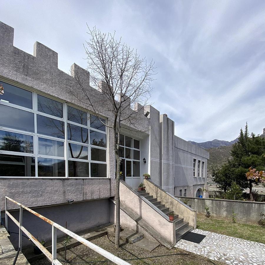 Agroturizem Hotel Vila Franceze Koman Exterior foto